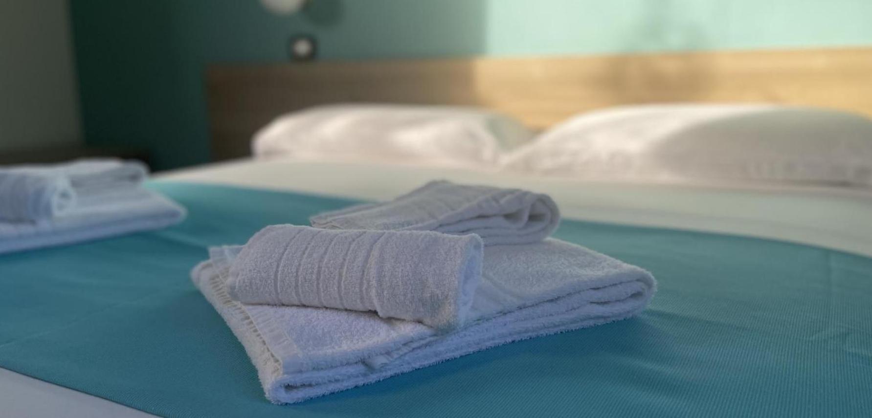 Hotel Dei Bizantini & Villaggio Campo Dei Messapi San Pietro in Bevagna Ngoại thất bức ảnh