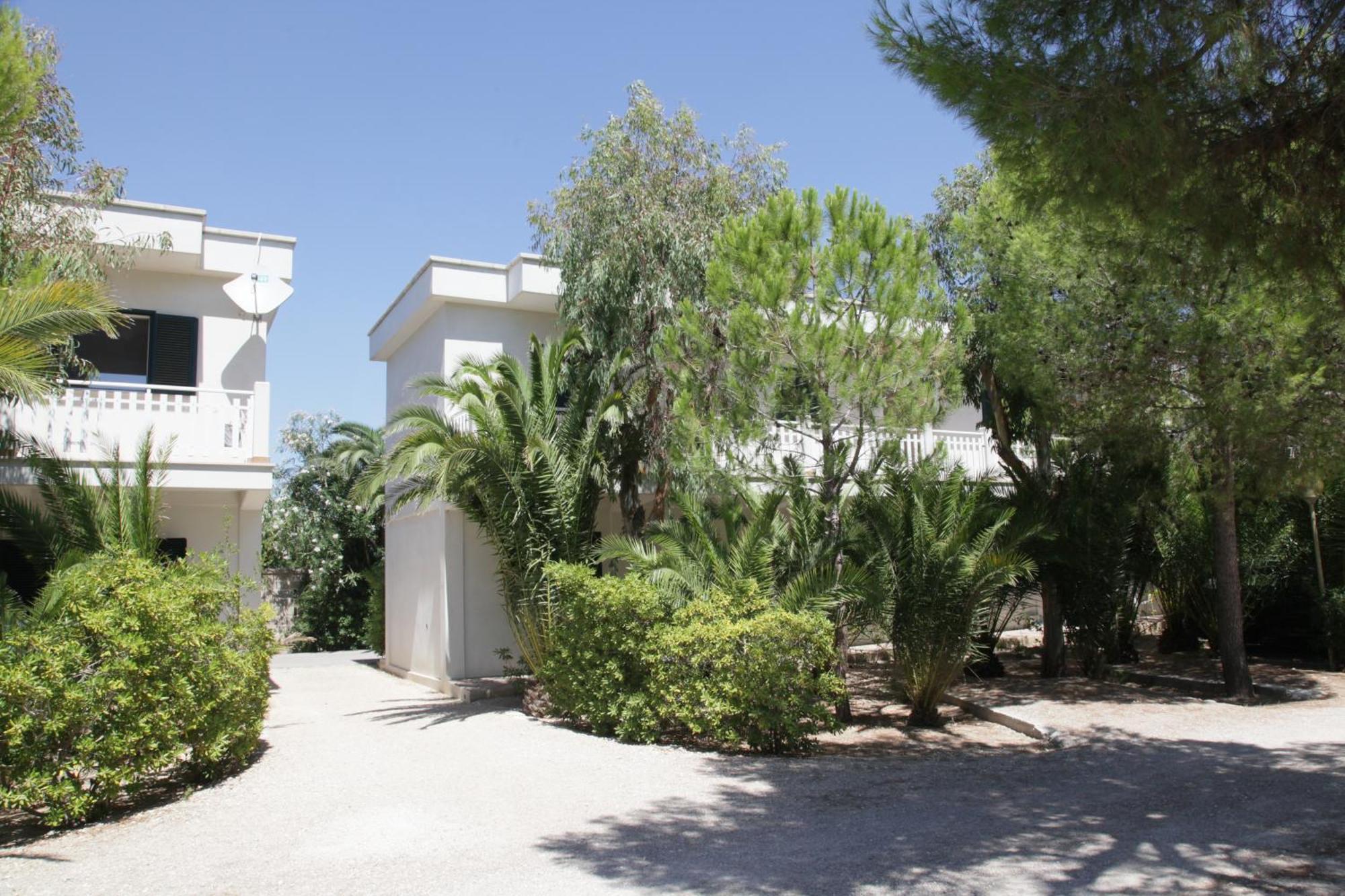 Hotel Dei Bizantini & Villaggio Campo Dei Messapi San Pietro in Bevagna Ngoại thất bức ảnh