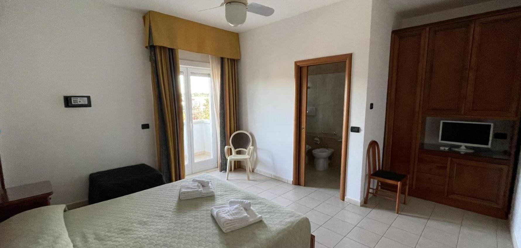 Hotel Dei Bizantini & Villaggio Campo Dei Messapi San Pietro in Bevagna Ngoại thất bức ảnh