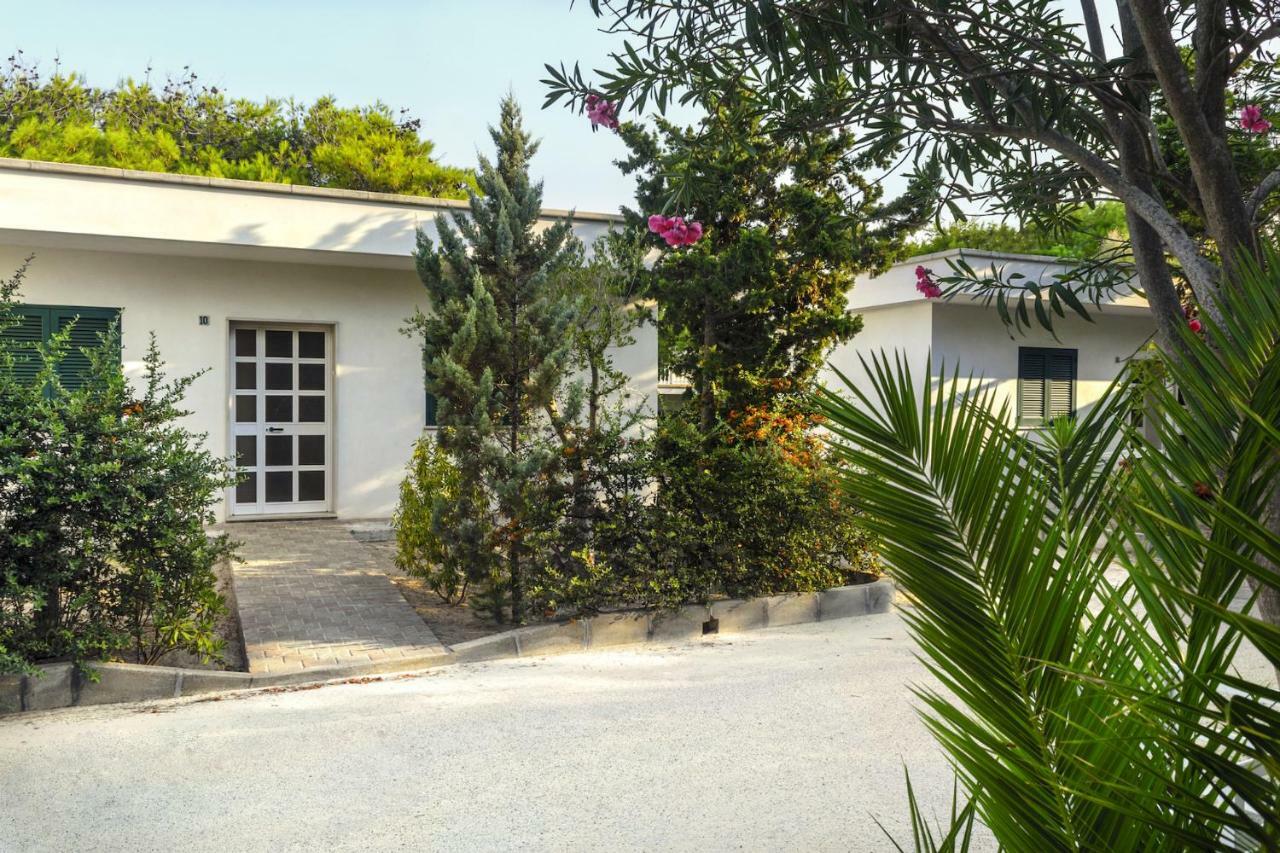 Hotel Dei Bizantini & Villaggio Campo Dei Messapi San Pietro in Bevagna Ngoại thất bức ảnh